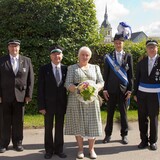 von links: 1. Vorsitzender Michael Walter, Jubelkönigspaar 40 Jahre Hubertus und Gaby Ludwig, König David Mörs, Oberst Frank Bosin